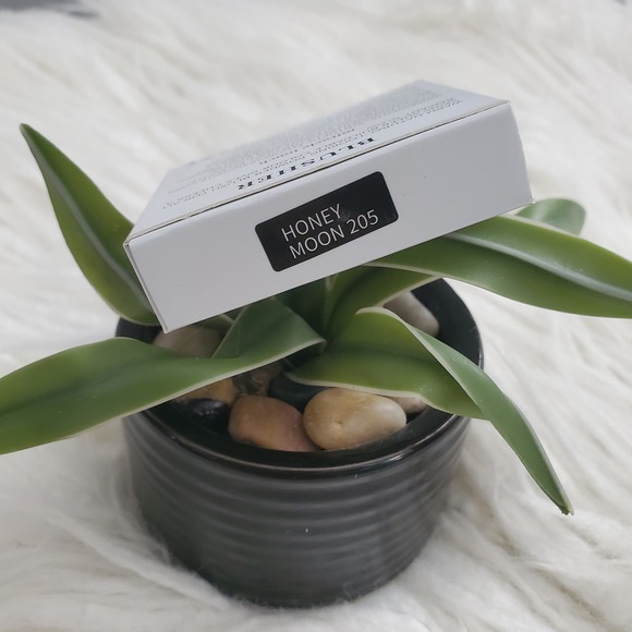 TASH Cosmetics Blush Soft Glow Blusher Honey Moon #205 - Picture 6 of 7